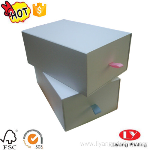 White cosmetic packaging gift drawer box